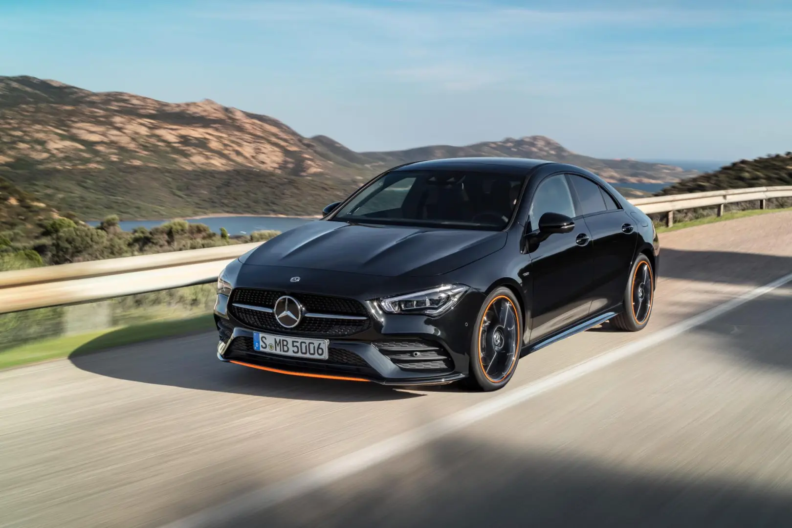 Mercedes-Benz CLA CLA 200 AMG Orange Art 7G-DCT 1