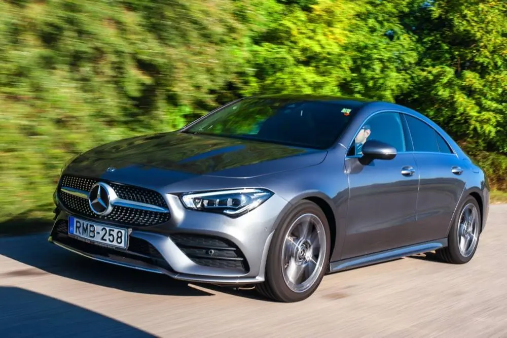 Mercedes-Benz CLA CLA 200 Urban 7G-DCT 5