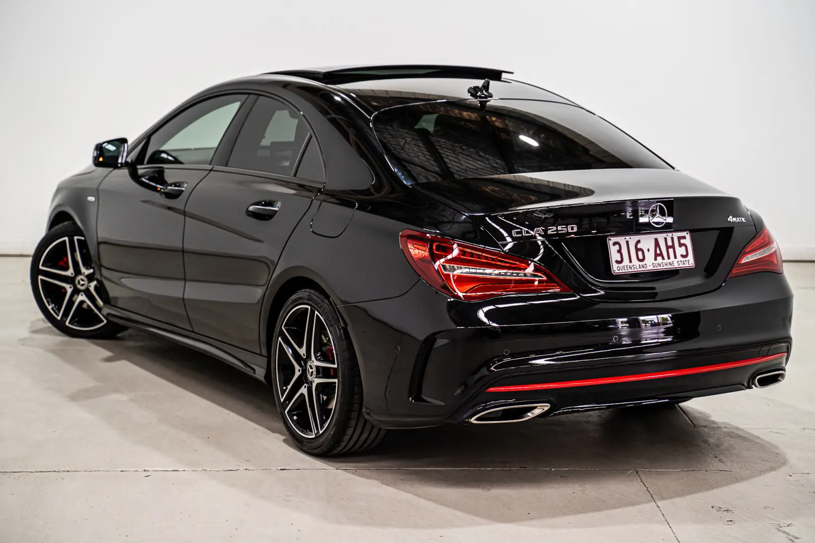 Mercedes-Benz CLA CLA 250 4Matic AMG 7G-DCT 0