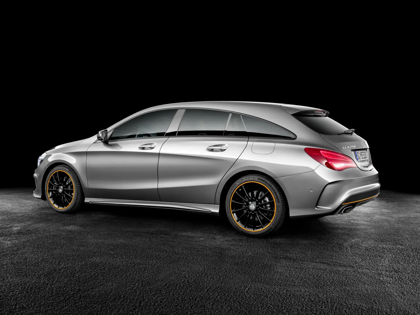Mercedes-Benz CLA CLA 45 S Performance+ 4Matic+ Shooting Brake 1