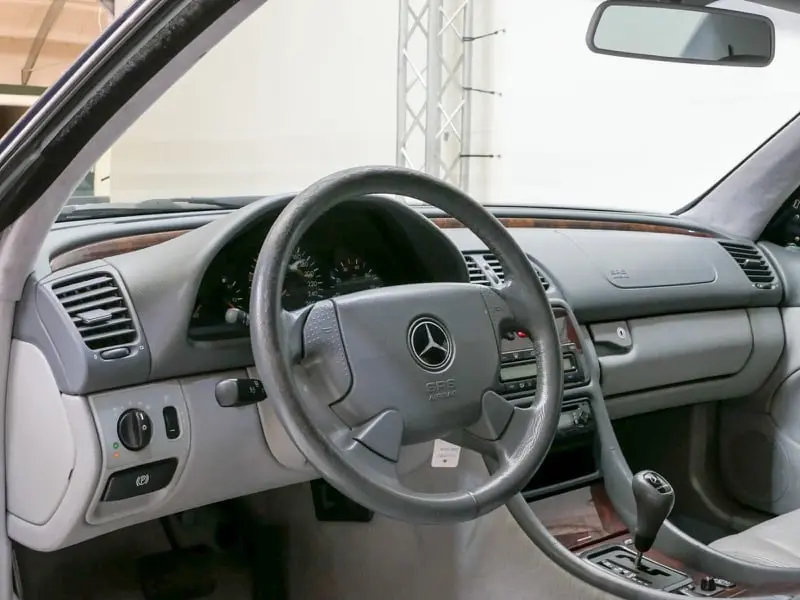 Mercedes-Benz CLK CLK 320 Elegance 6