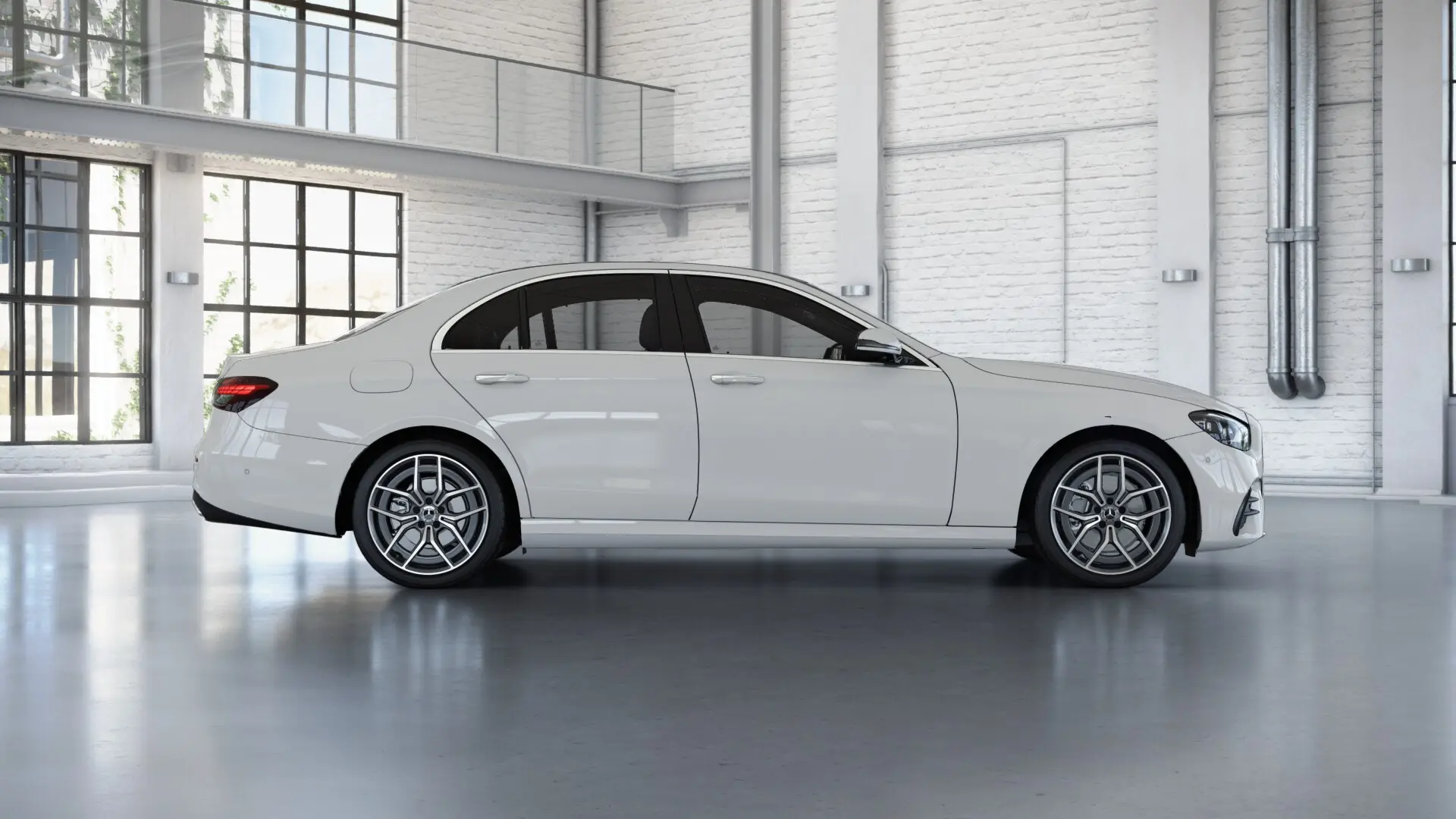Mercedes-Benz  E 180 AMG 1