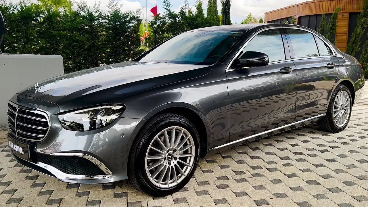 Mercedes-Benz  E 180 Edition 1 Exclusive 4