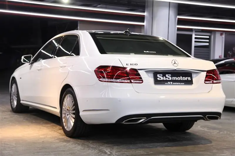 Mercedes-Benz  E 180 EditionE 0