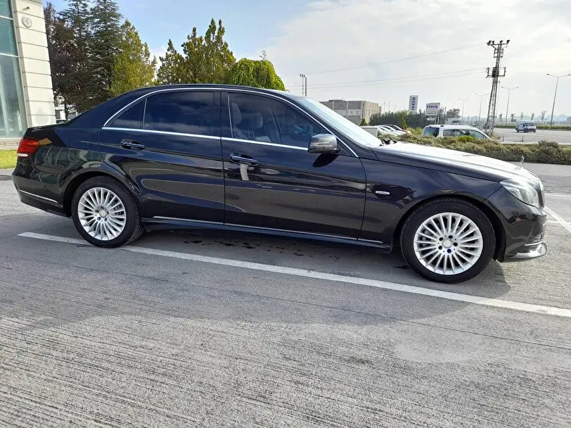 Mercedes-Benz  E 180 EditionE 5