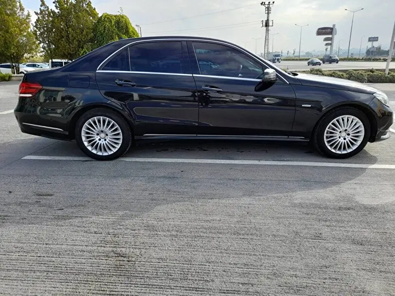 Mercedes-Benz  E 180 EditionE 6