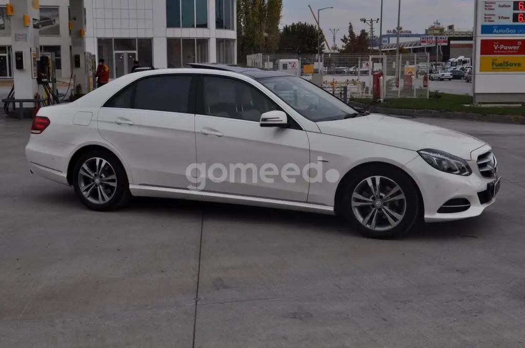 Mercedes-Benz  E 180 EditionE 2