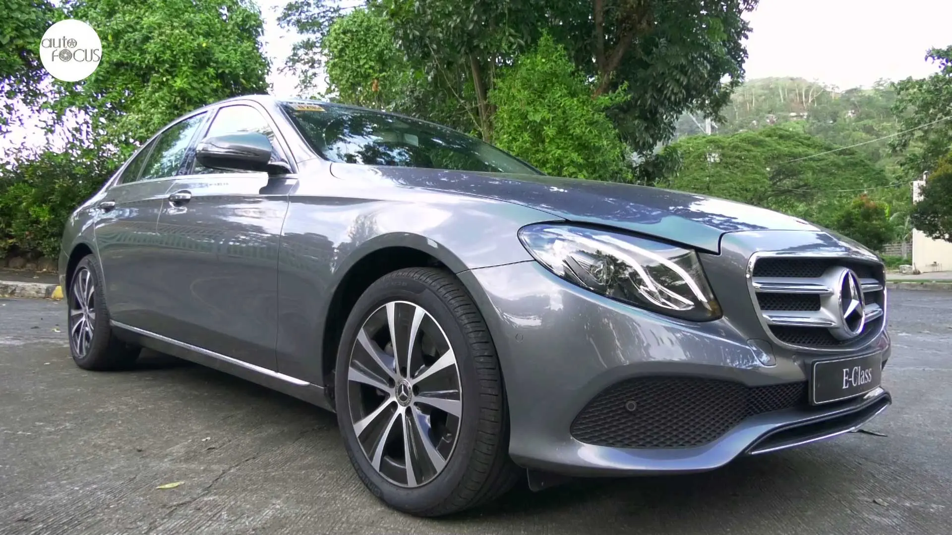 Mercedes-Benz  E 180 Elegance 9G-Tronic 1