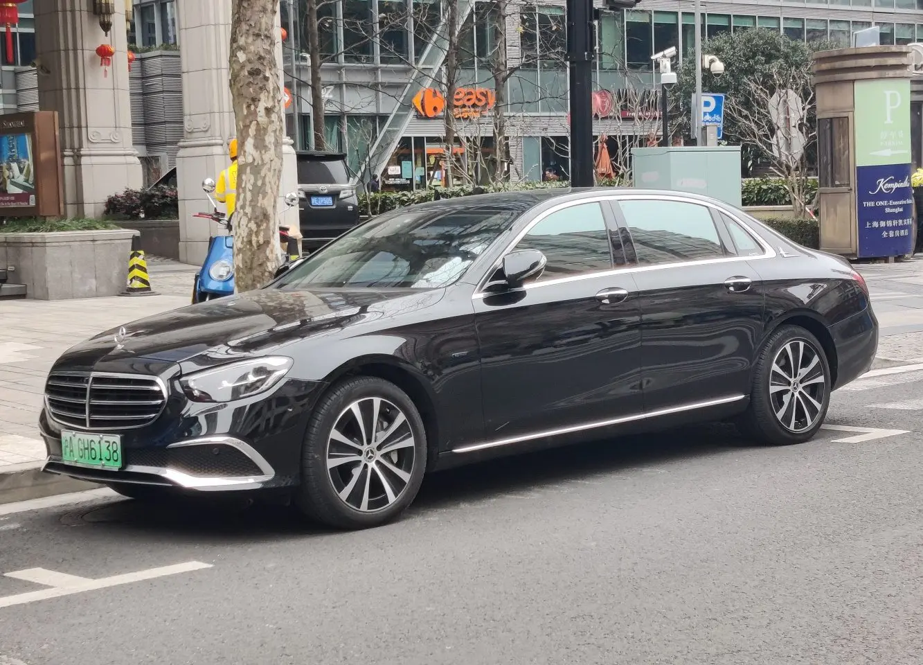Mercedes-Benz  E 180 Elegance 9G-Tronic 5