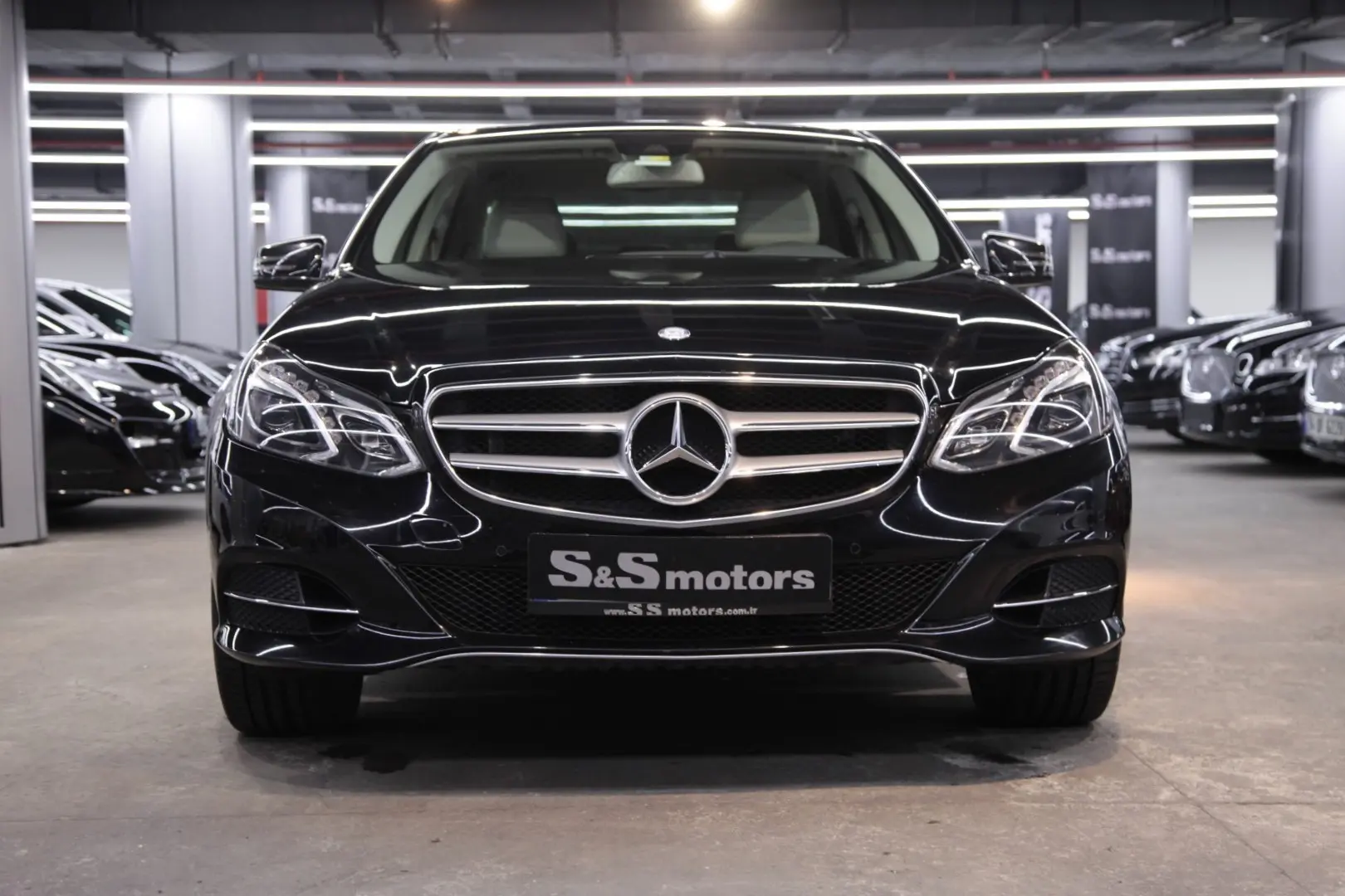 Mercedes-Benz  E 180 Elite 2