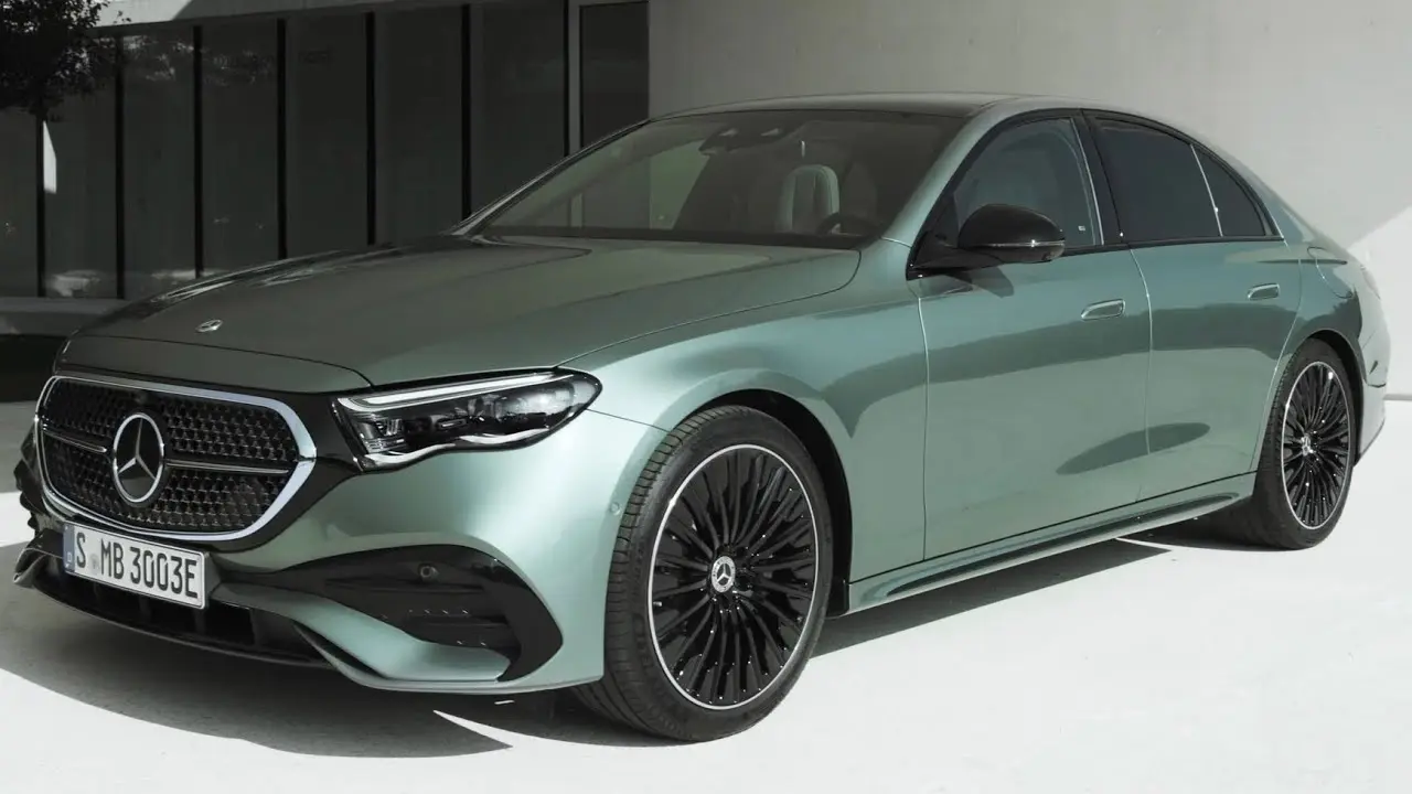 Mercedes-Benz  E 180 MHEV AMG 2