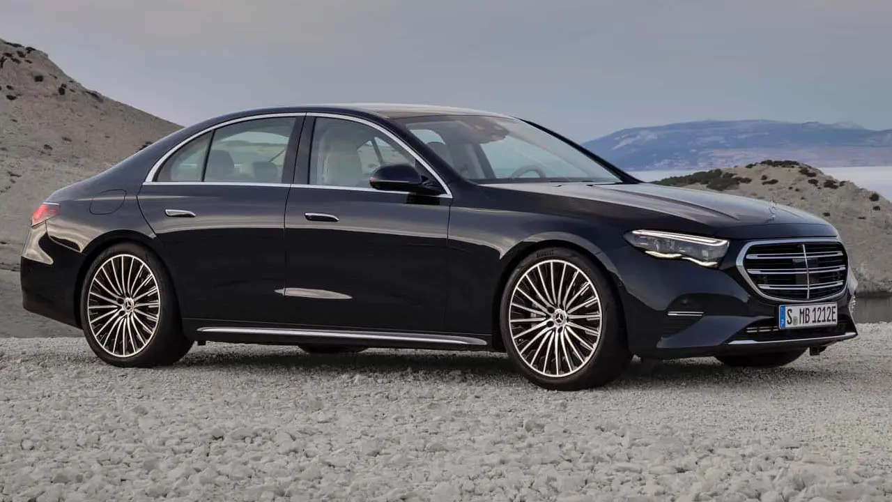 Mercedes-Benz  E 180 MHEV AMG 3