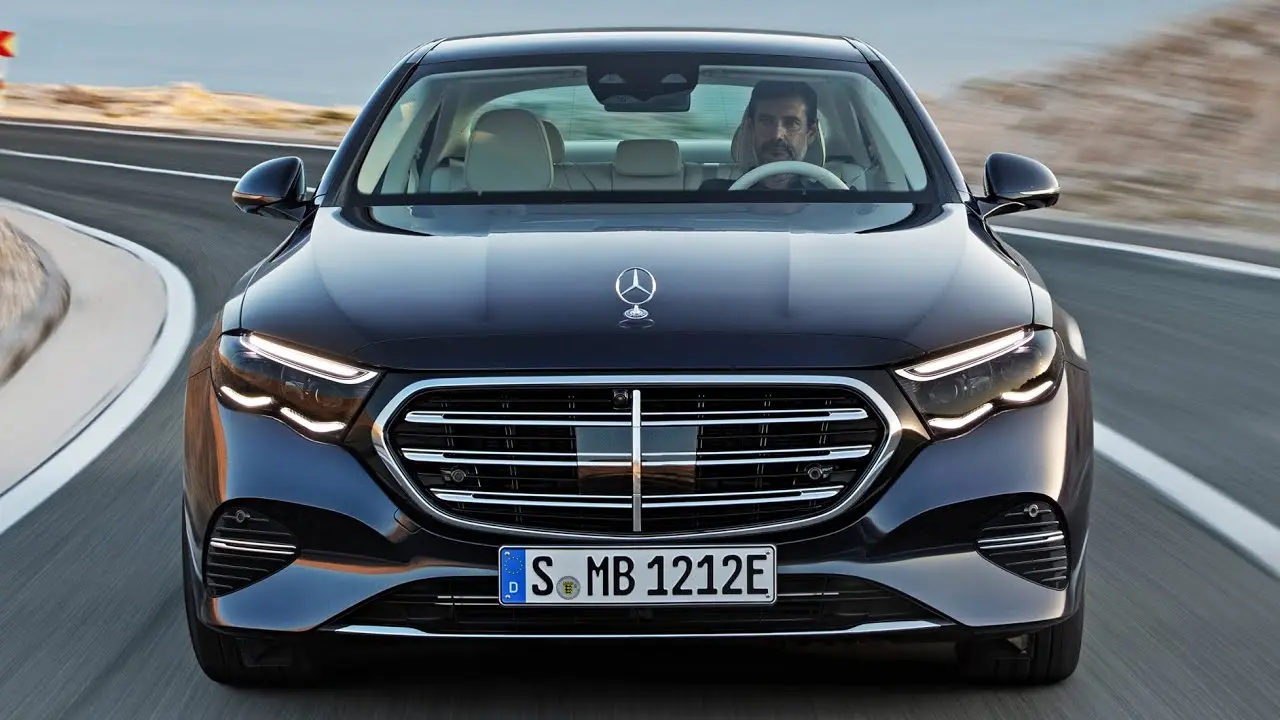 Mercedes-Benz  E 180 MHEV Exclusive 2