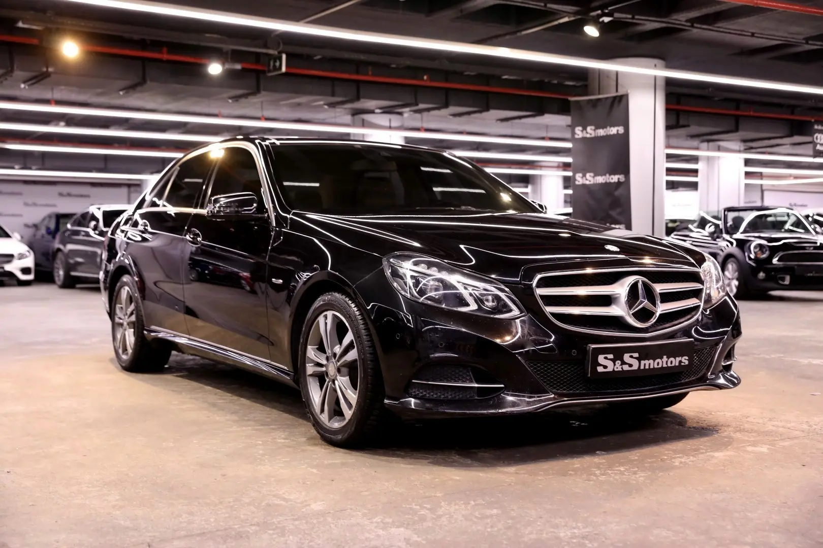 Mercedes-Benz  E 180 Premium 3