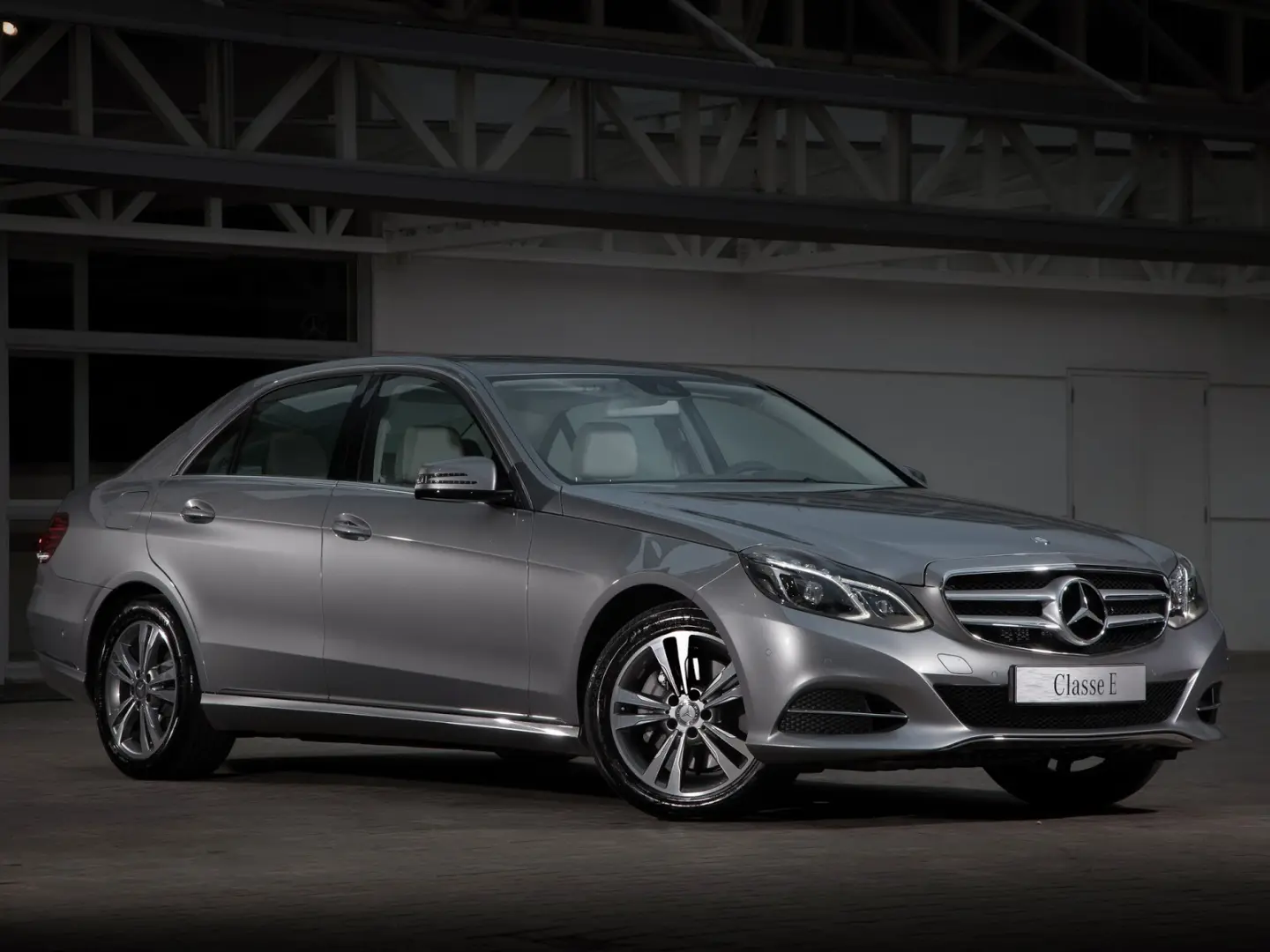 Mercedes-Benz  E 180 Premium 4