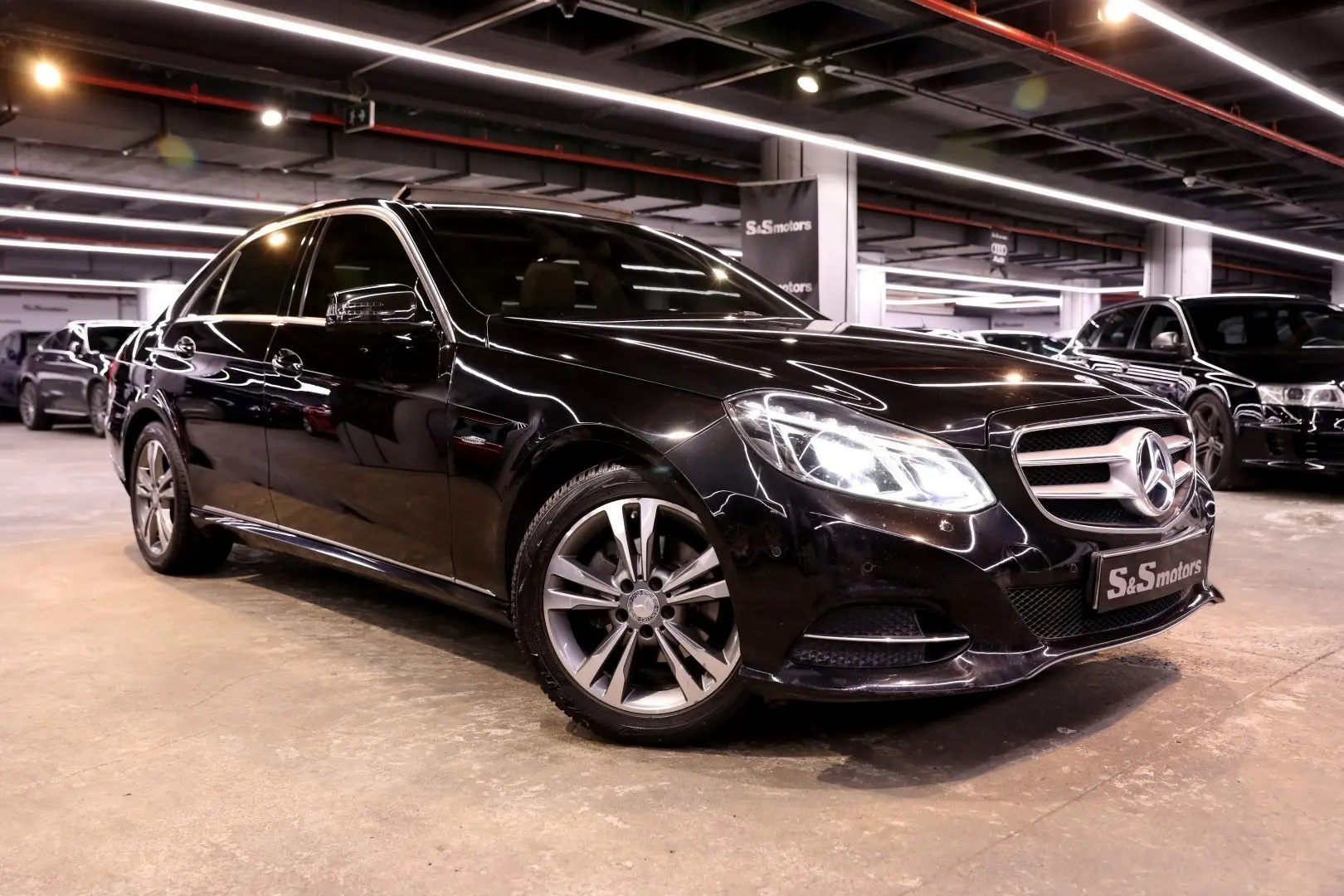 Mercedes-Benz  E 180 Premium 6