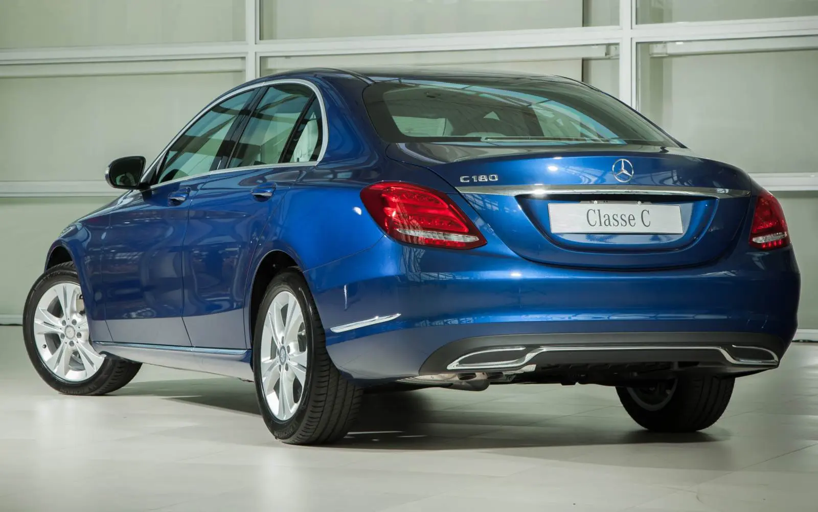 Mercedes-Benz  E 180 Style 4