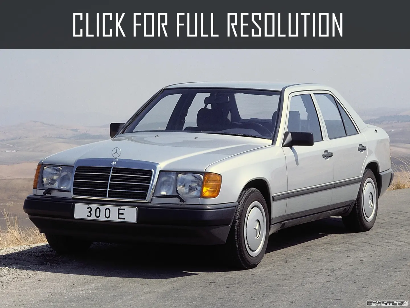 Mercedes-Benz  E 200 1