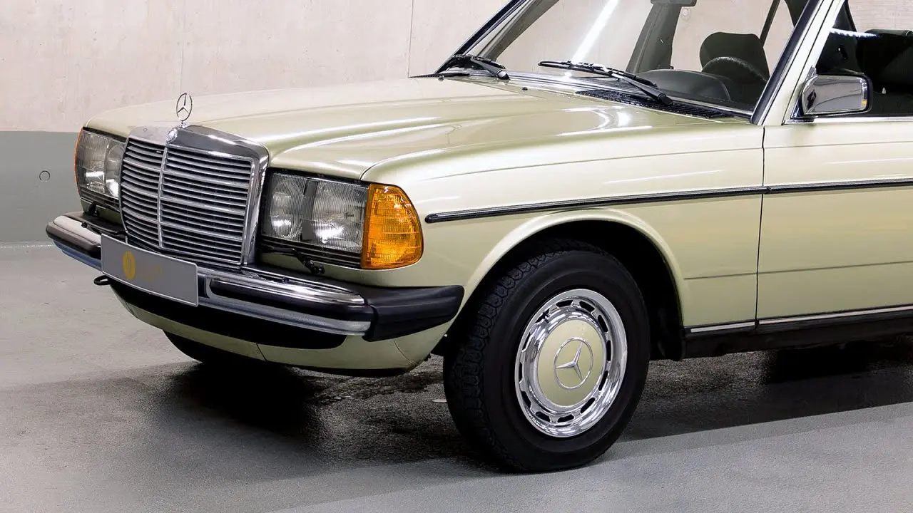 Mercedes-Benz  E 200 5