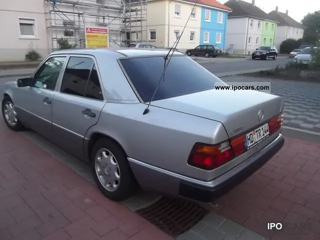 Mercedes-Benz  E 200 4