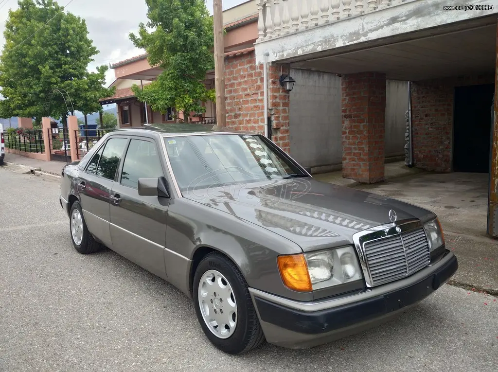 Mercedes-Benz  E 200 2