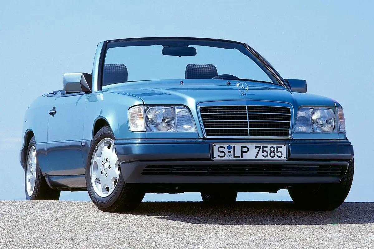 Mercedes-Benz  E 200 3