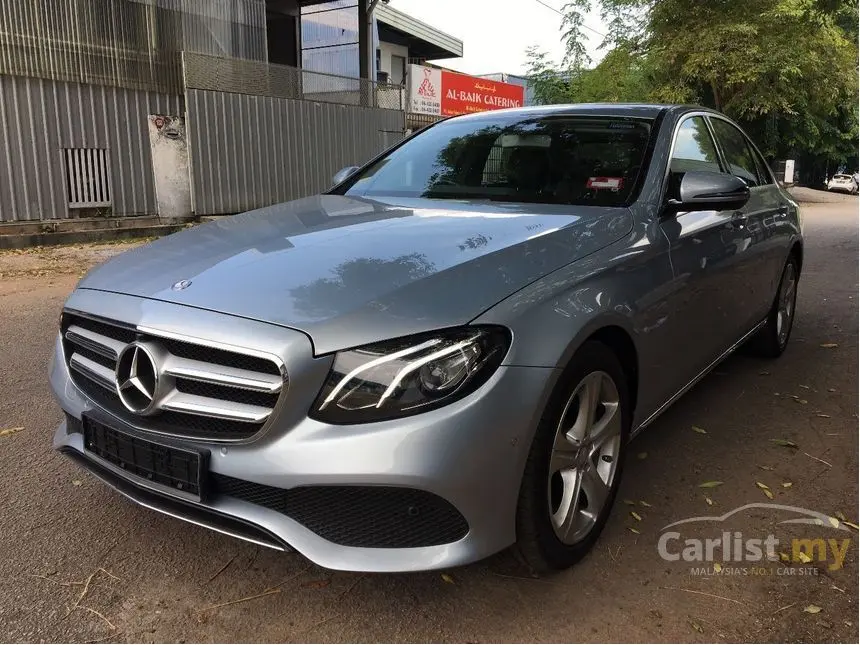 Mercedes-Benz  E 200 6