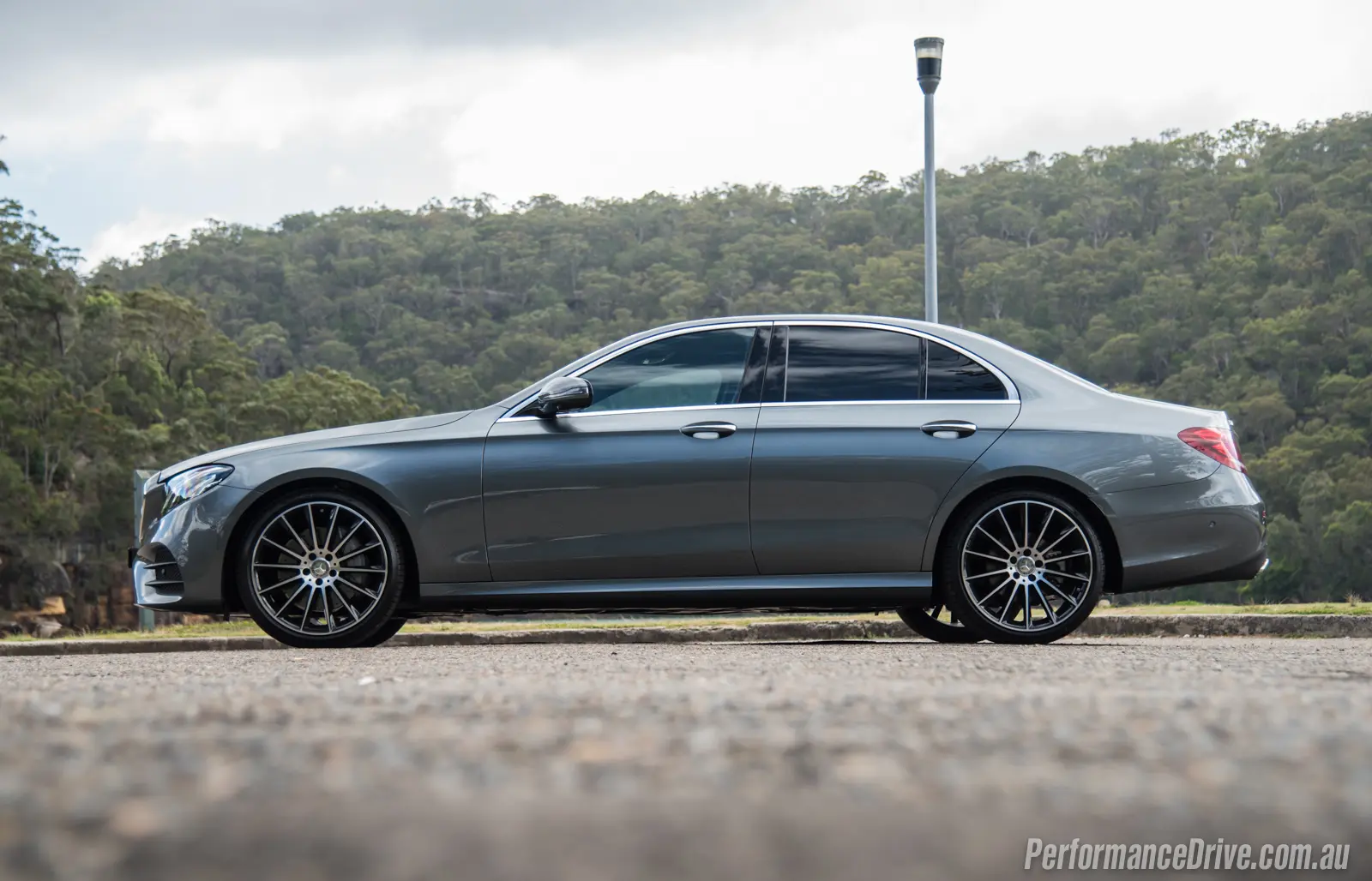 Mercedes-Benz  E 200 AMG 9G-Tronic 4
