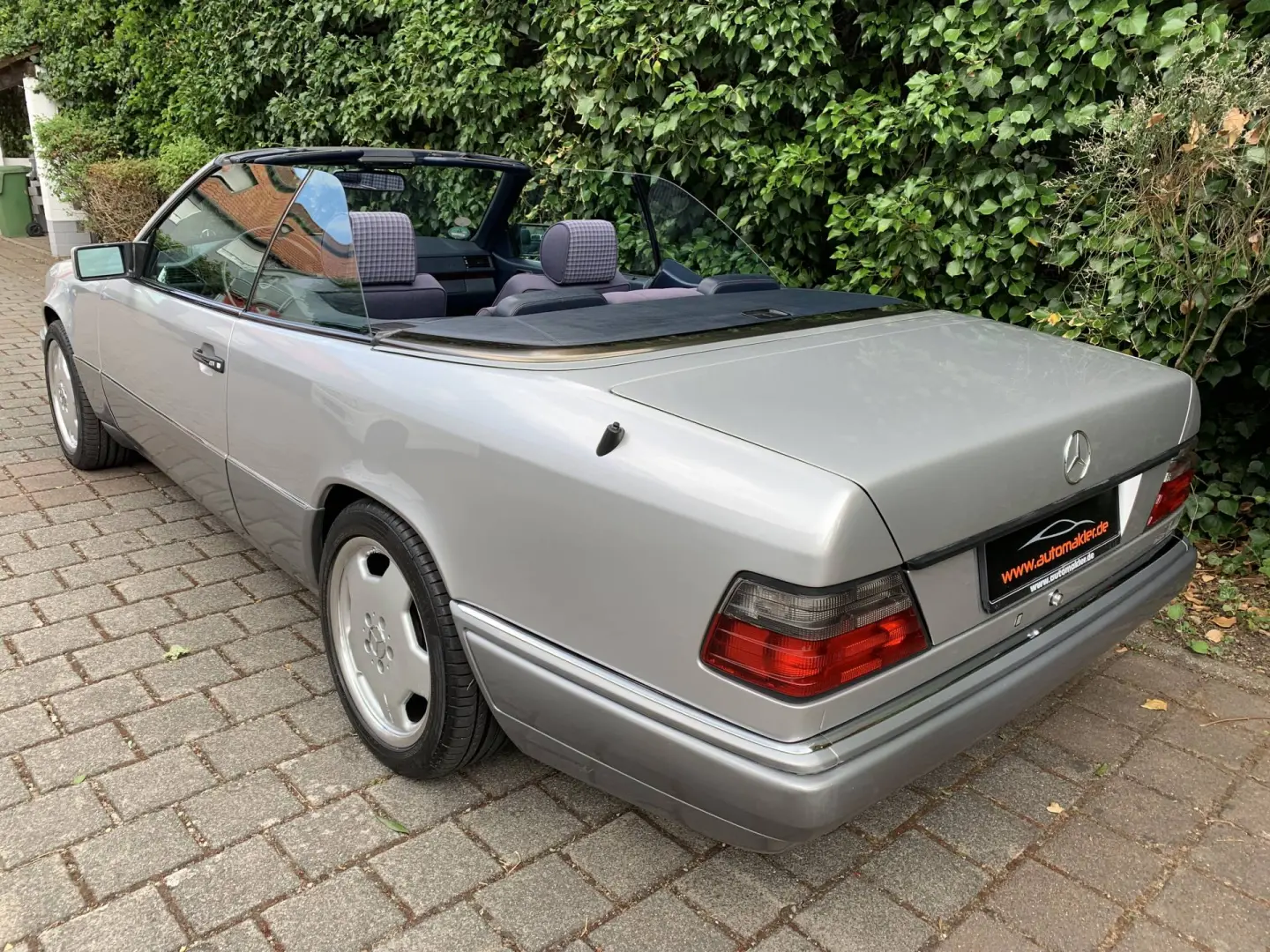 Mercedes-Benz  E 200 Avantgarde 4