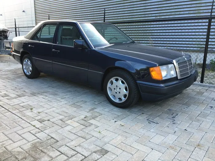Mercedes-Benz  E 200 C16V 5