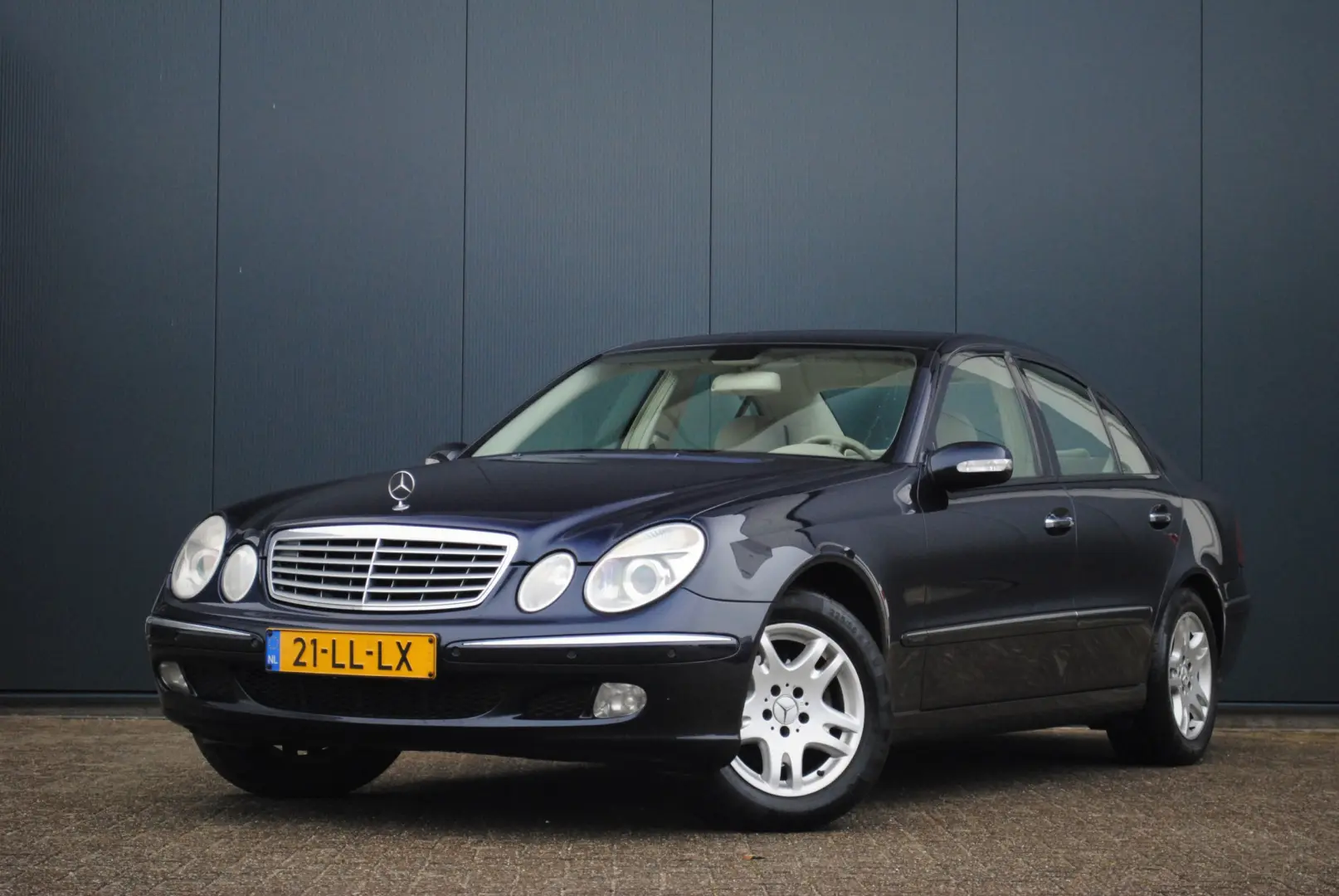 Mercedes-Benz  E 200 CDI Avantgarde 1