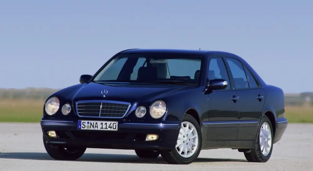 Mercedes-Benz  E 200 Elegance 0