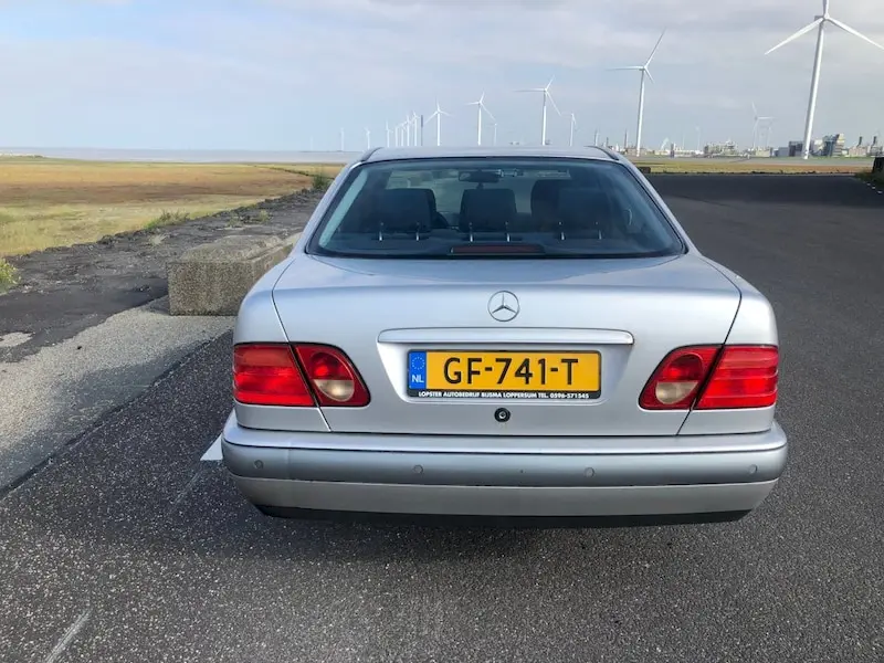 Mercedes-Benz  E 200 CDI Classic 5