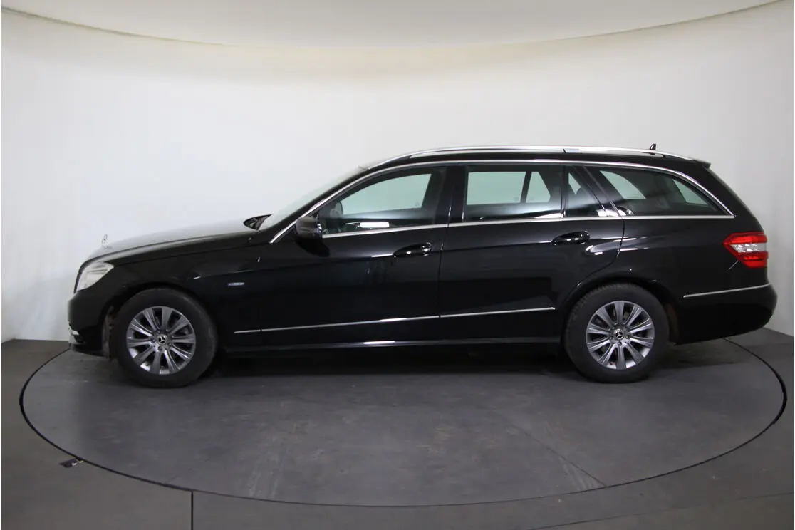 Mercedes-Benz  E 200 CGI BlueEFFICIENCY Avantgarde 7G-Tronic 4