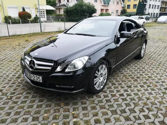 Mercedes-Benz  E 200 CGI BlueEFFICIENCY Avantgarde 7G-Tronic 5