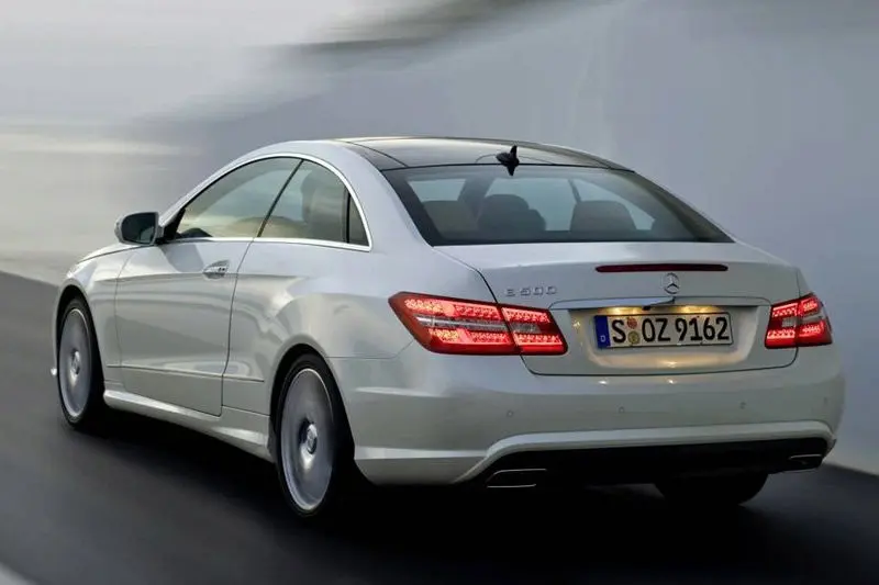 Mercedes-Benz  E 200 CGI Dynamic 0