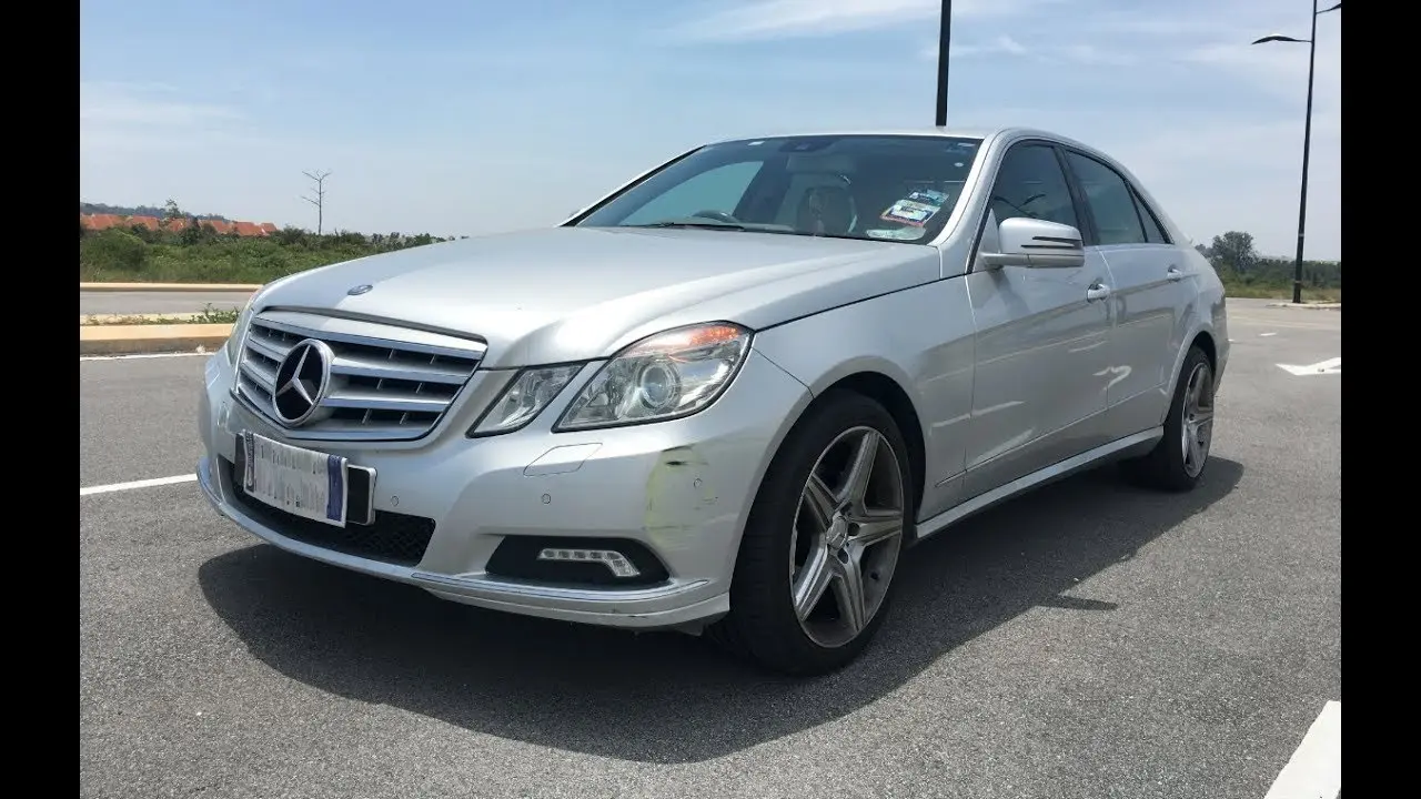 Mercedes-Benz  E 200 CGI Elegance 3