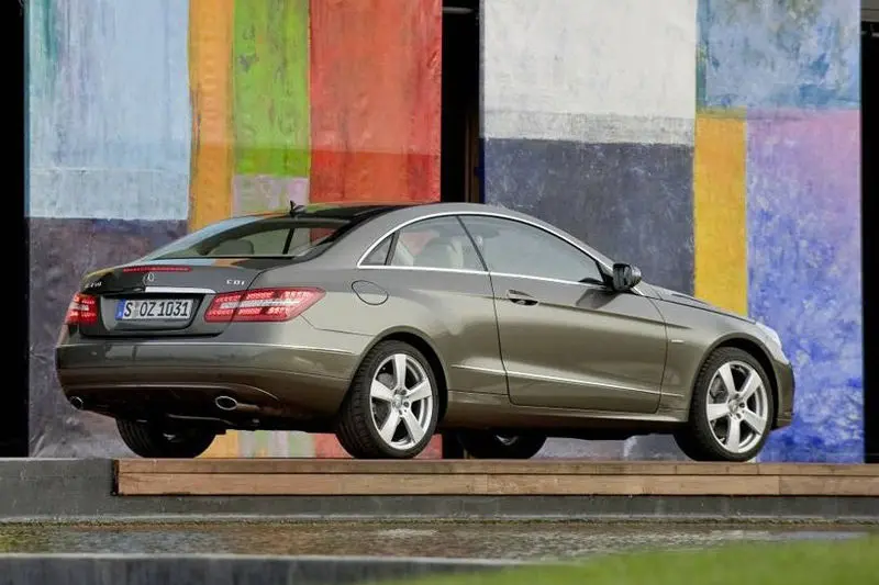 Mercedes-Benz  E 200 CGI Dynamic 4