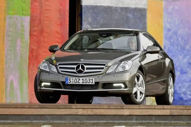 Mercedes-Benz  E 200 CGI Dynamic 3