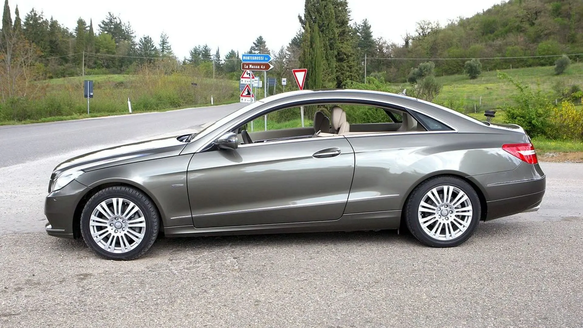 Mercedes-Benz  E 200 CGI Elegance 5