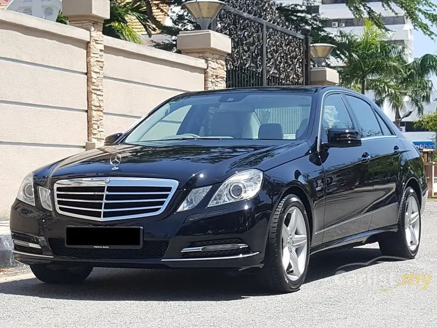 Mercedes-Benz  E 200 CGI Elegance 2