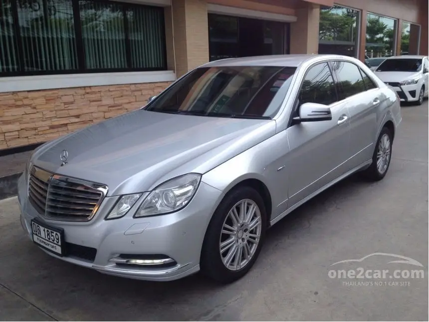 Mercedes-Benz  E 200 CGI Elegance 4