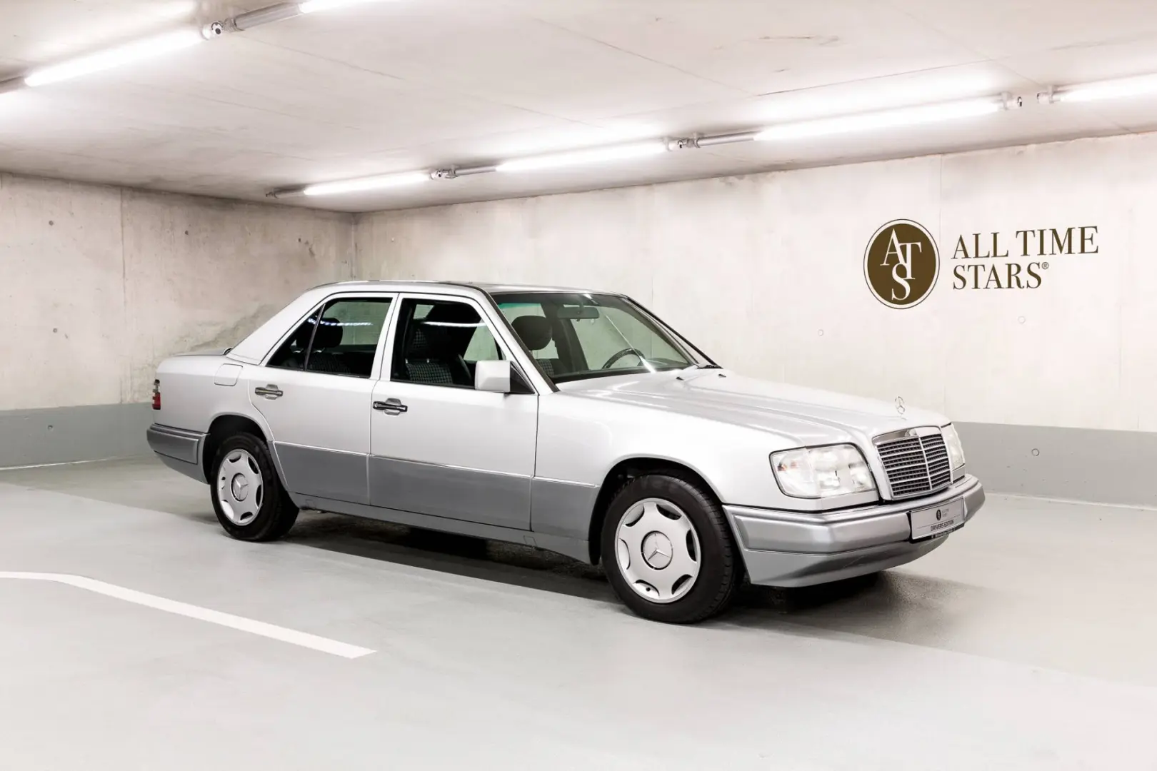 Mercedes-Benz  E 200 Classic 5