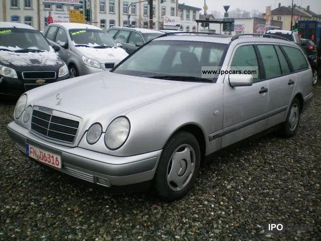Mercedes-Benz  E 200 Classic 7
