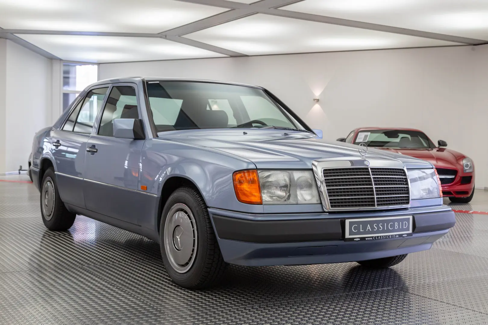 Mercedes-Benz  E 200 E 0