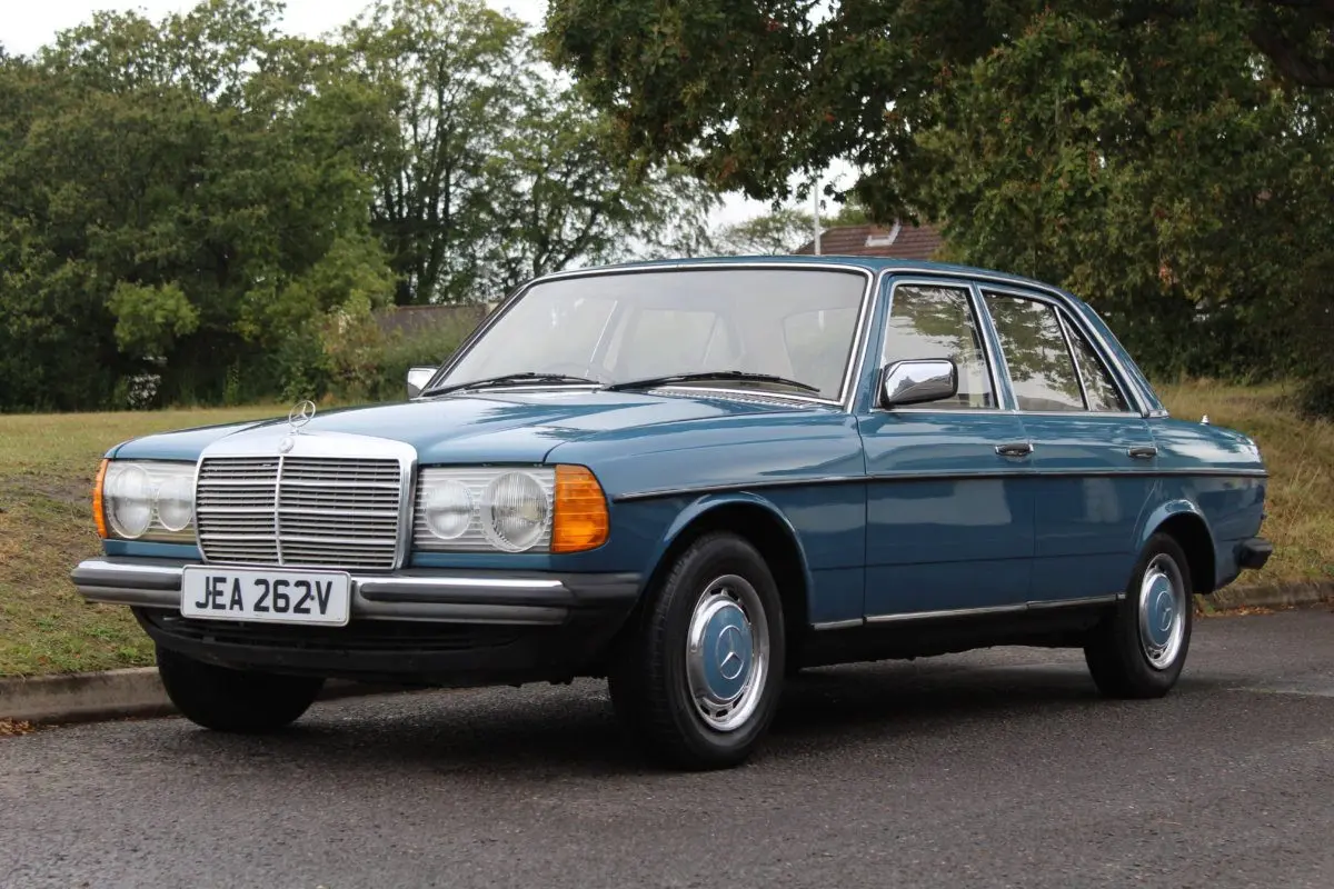 Mercedes-Benz  E 200 D 3