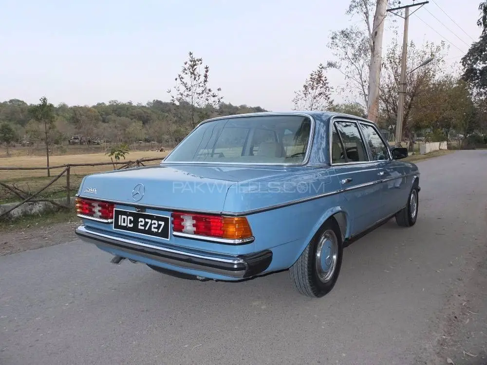 Mercedes-Benz  E 200 D 5