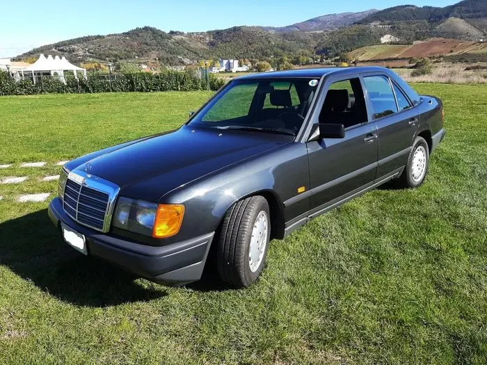 Mercedes-Benz  E 200 D 6