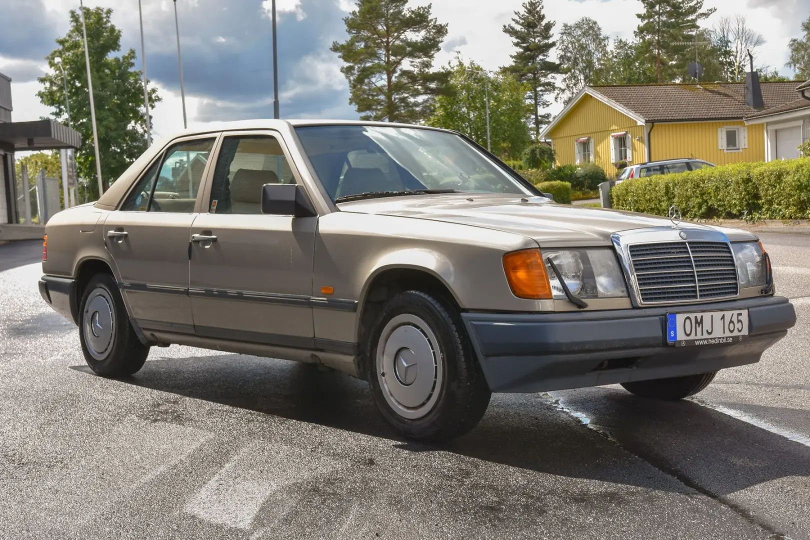Mercedes-Benz  E 200 D 7