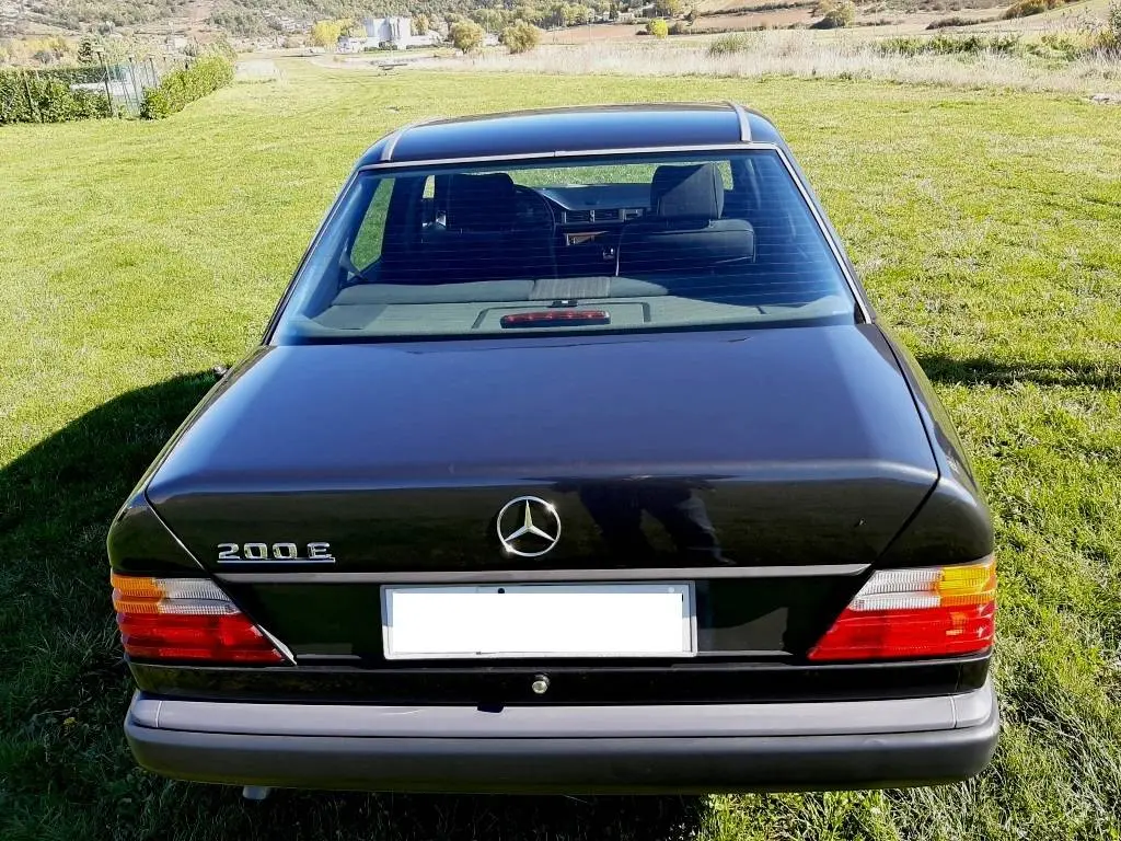 Mercedes-Benz  E 200 D 6